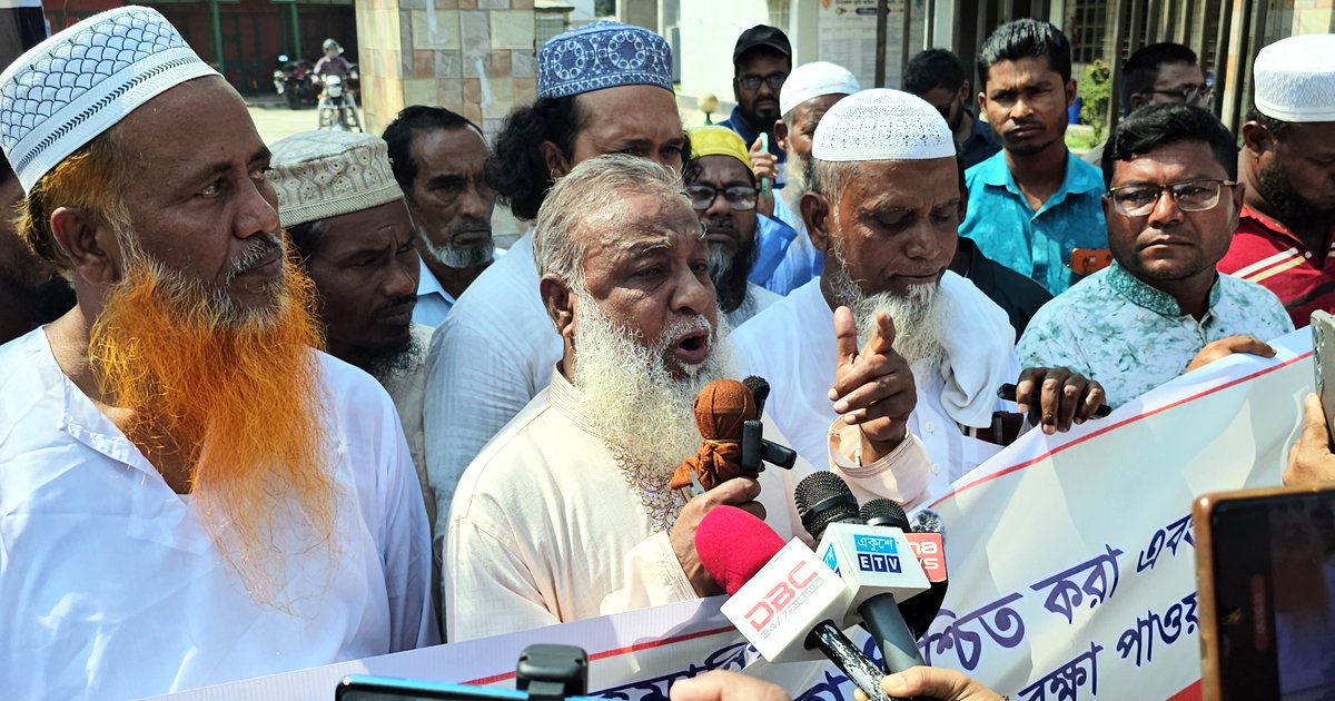 সুন্দরবন ও বঙ্গোপসাগরে ফের জলদস্যু আতঙ্ক, জেলেদের মানববন্ধন