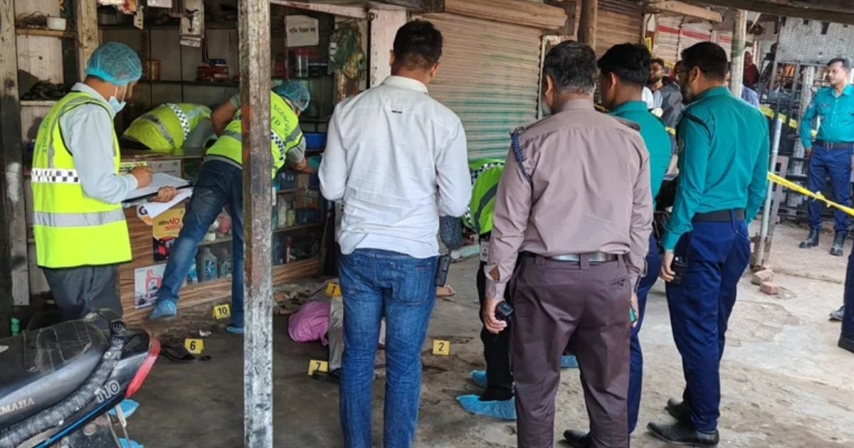 মোটরসাইকেলে এসে মাথায় গুলি করে ব্যবসায়ীকে হত্যা