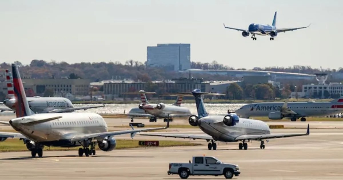 বিশ্বজুড়ে ফ্লাইট বাতিলের হিড়িক