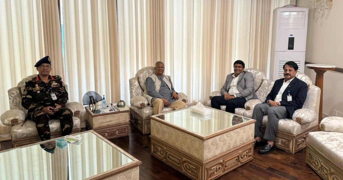 প্রধানমন্ত্রীর প্রতিনিধিদলের সঙ্গে ড. ইউনূসের সাক্ষাৎ