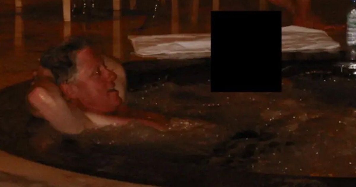 ‘হট টাবে থাকা নারীকে চিনি না, শারীরিক সম্পর্ক হয়নি’