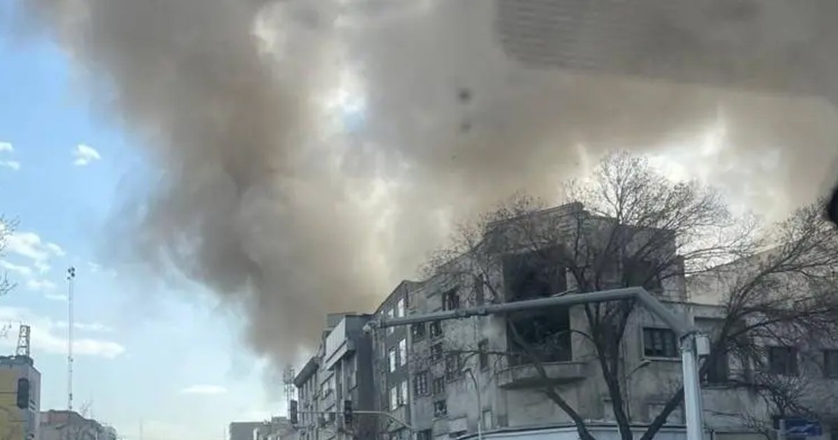 যুক্তরাষ্ট্র-ইসরায়েলের ক্ষেপণাস্ত্র হামলায় খামেনি নিহত? 