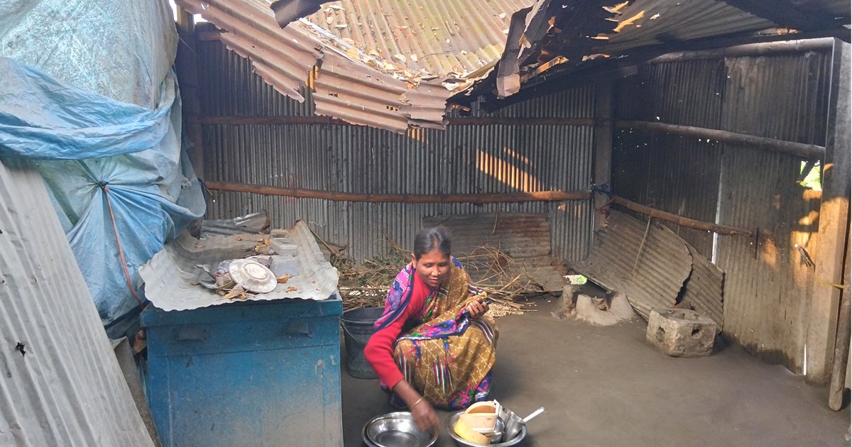 মাথা গোজার ঠাঁই নেই ছবিতা বালার