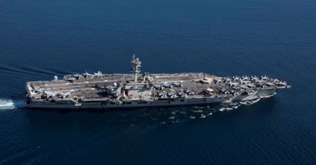 মার্কিন বিমানবাহী রণতরী আব্রাহাম লিংকনে ইরানের ক্ষেপণাস্ত্র হামলার দাবি