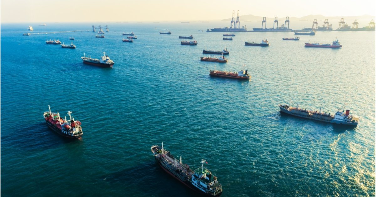 হরমুজ প্রণালির দুই প্রান্তে আটকা শত শত জাহাজ