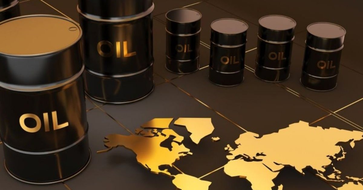 হরমুজ প্রণালি বন্ধ, জ্বালানি তেলের দাম বেড়েছে ১০ শতাংশ