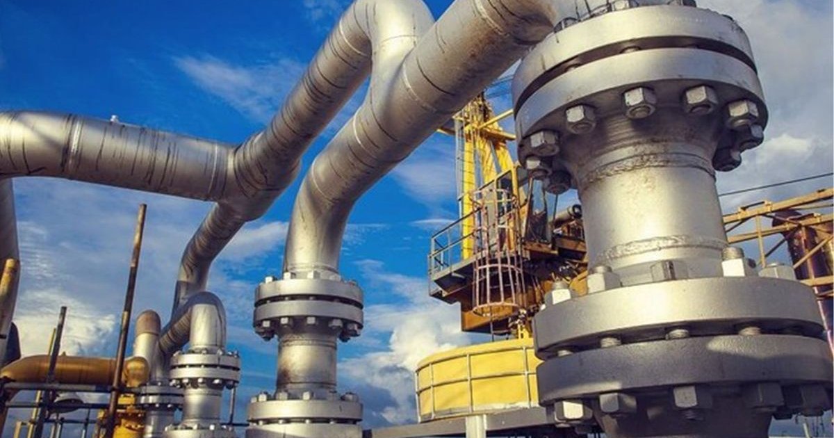 ইরানে হামলায় বৈশ্বিক তেলের বাজারে কী প্রভাব পড়বে