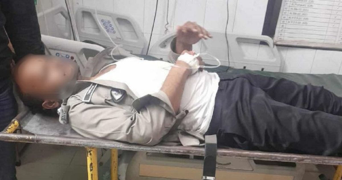 রাজধানীতে অভিযানের সময় মাদক নিয়ন্ত্রণ অধিদপ্তরের কর্মকর্তা গুলিবিদ্ধ