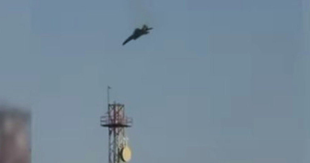 কুয়েতের আকাশে মার্কিন এফ-১৫ যুদ্ধবিমান বিধ্বস্ত করলো ইরান