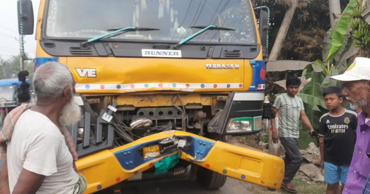 ছুটিতে এসেছিলেন দেশে, ট্রাকচাপায় সব শেষ