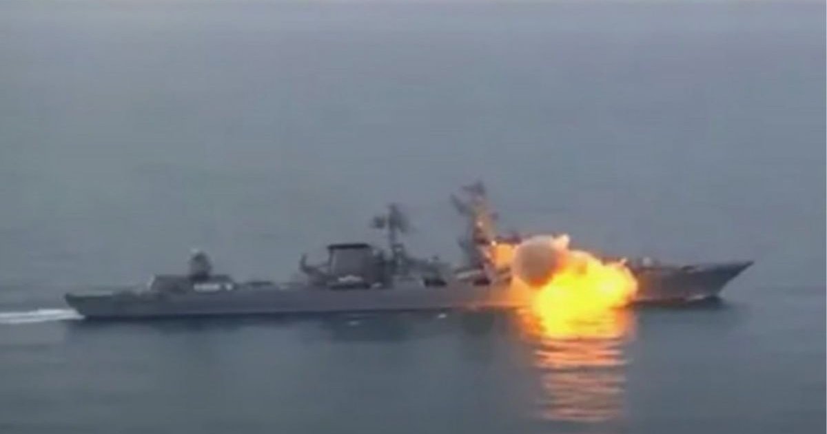 ইরানের নৌবাহিনীর ৯ জাহাজ ডুবিয়ে দেওয়ার দাবি ট্রাম্পের