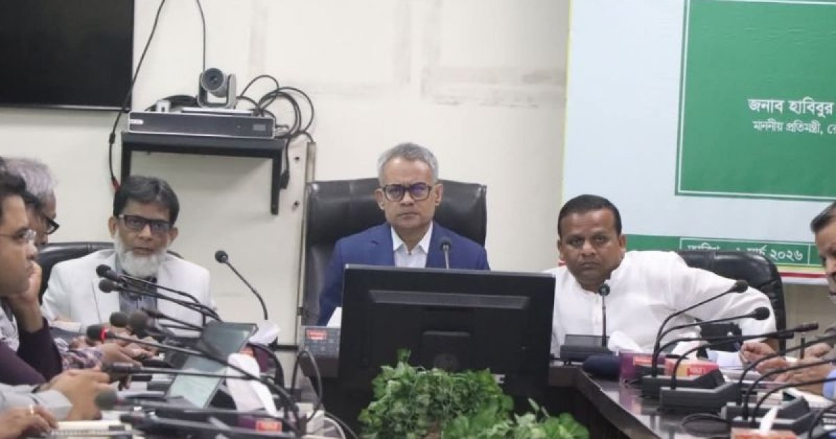 এসি কোচে আসনবিহীন যাত্রী ভ্রমণ নয়, নির্দেশ রেলমন্ত্রীর