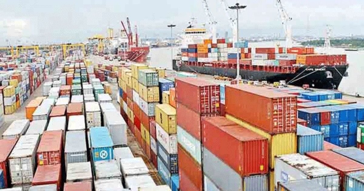 চলতি অর্থবছরের প্রথম আট মাসে রপ্তানি আয় কমেছে ৩.১৫ শতাংশ