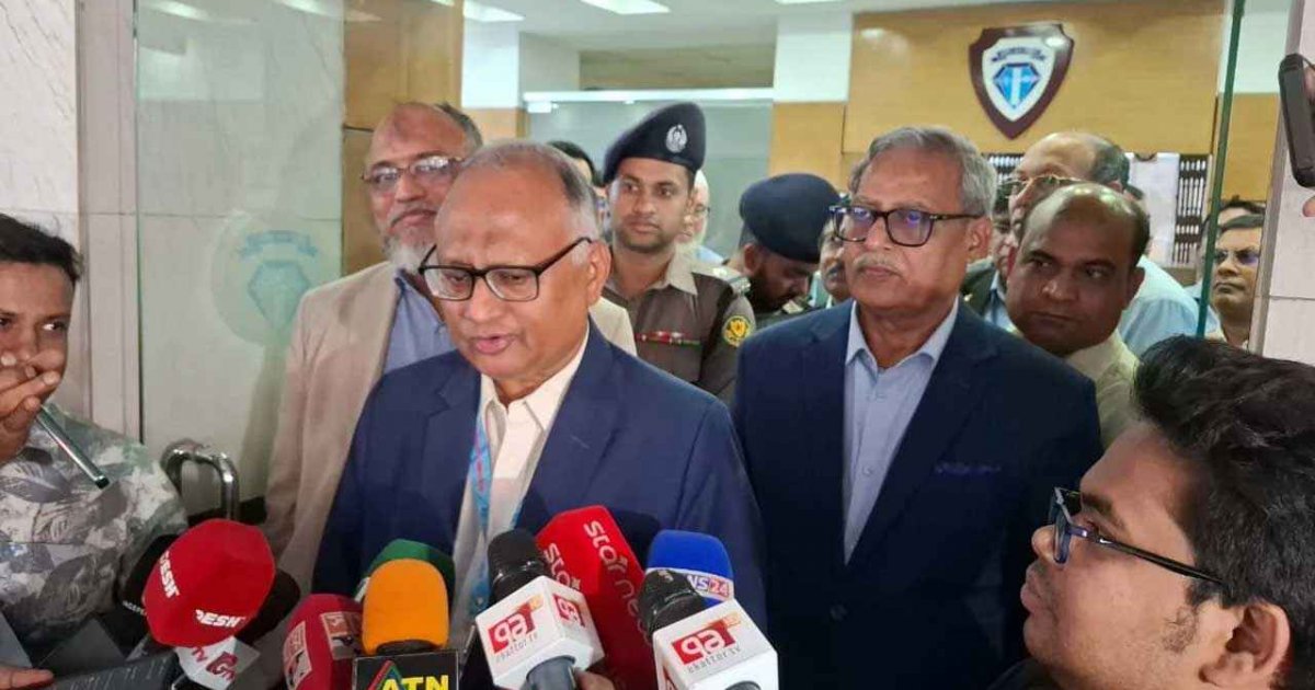 কোনো চাপ নয়, নির্বাচিত সরকারের প্রত্যাশা পূরণে পদত্যাগ