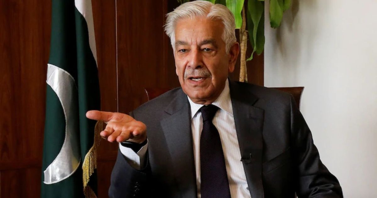 ইরানে হামলা গাজা থেকে দৃষ্টি সরানোর কৌশল: পাকিস্তানের প্রতিরক্ষামন্ত্রী