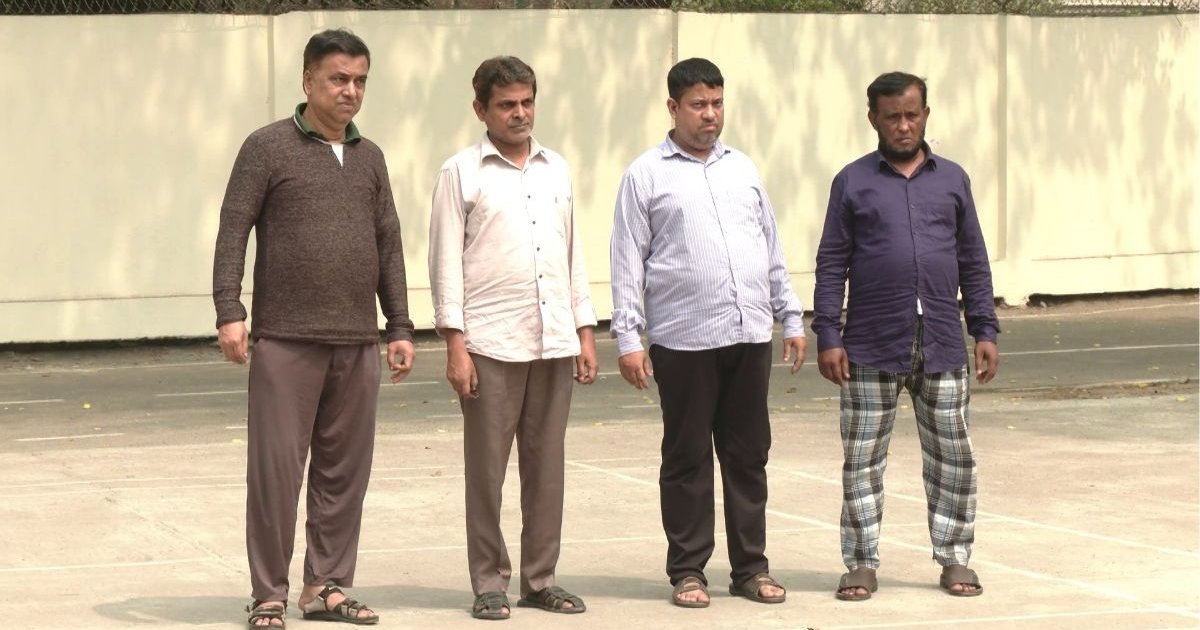 অস্ট্রেলিয়ায় চাকরির প্রলোভন: ট্রাভেল এজেন্সির চারজনকে গ্রেপ্তার করলো র‌্যাব