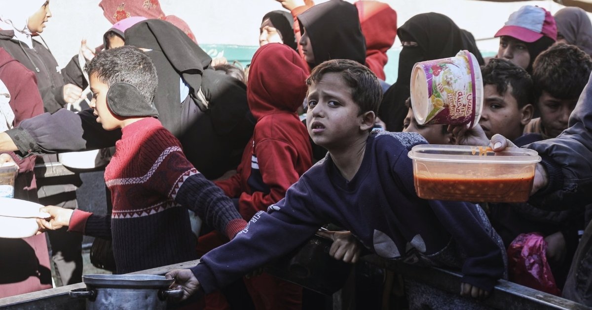 যুদ্ধের মধ্যেই ইসরায়েলি অবরোধে ভয়াবহ দুর্ভিক্ষ-খাদ্য সংকটে গাজা