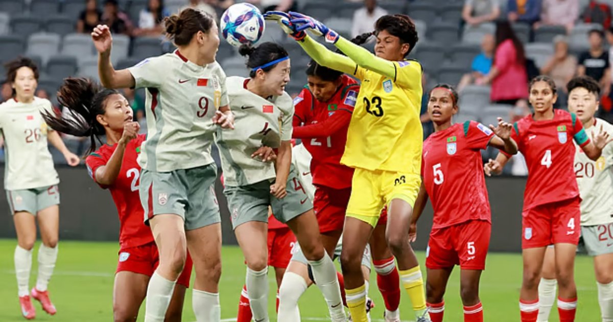 ভালো খেলার পরও জোড়া গোলে পিছিয়ে বাংলাদেশ 