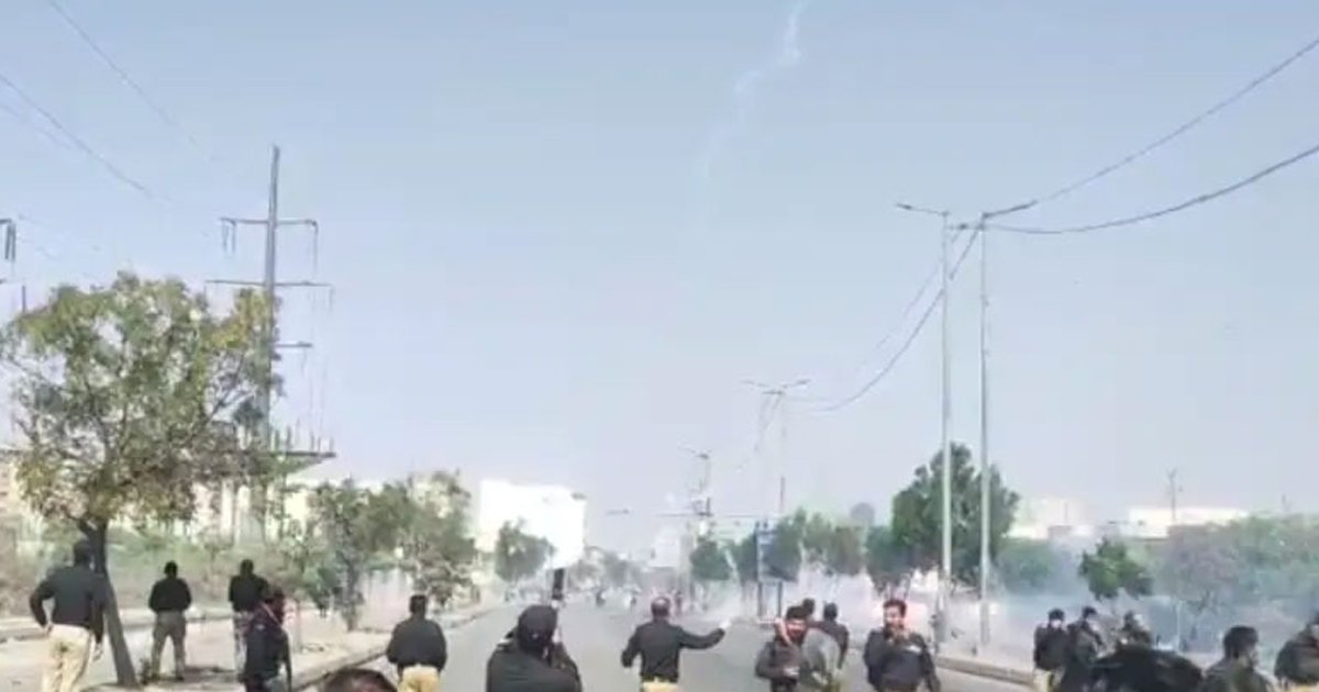 করাচি কনস্যুলেটে পাকিস্তানিদের ওপর গুলি চালিয়েছে মার্কিন সেনারা