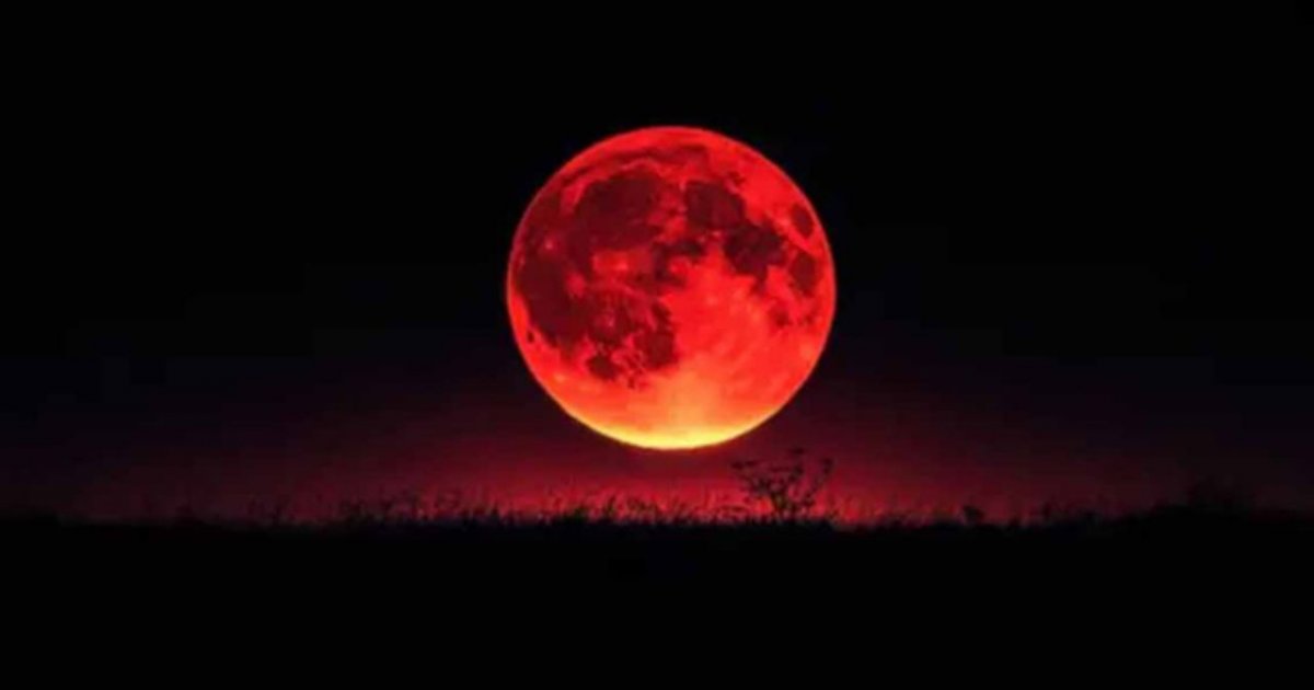 পূর্ণগ্রাস চন্দ্রগ্রহণ আজ, দেখা যাবে বাংলাদেশ থেকেও