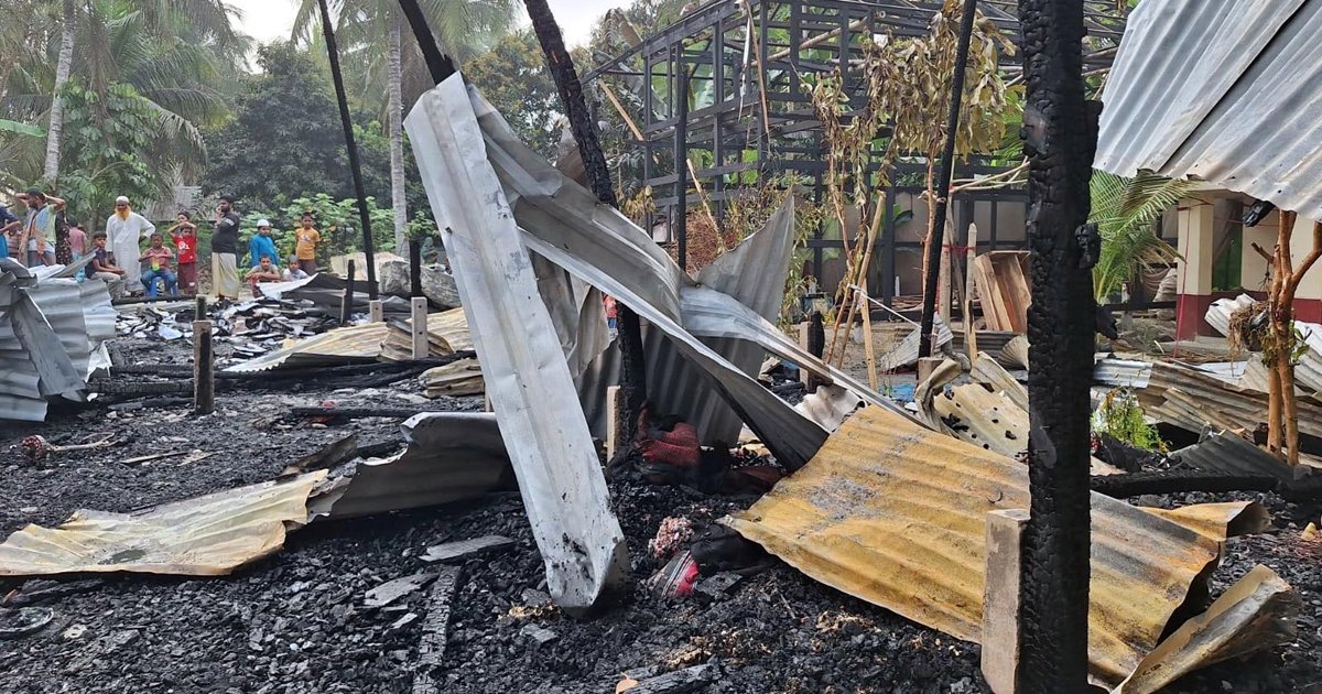কোটালীপাড়ায় অগ্নিকান্ডে মহিলা মাদ্রাসা পুড়ে ছাই