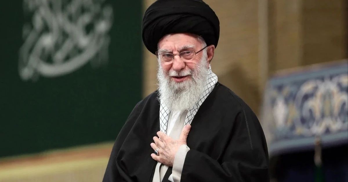 স্থগিত খামেনির বিদায় অনুষ্ঠান