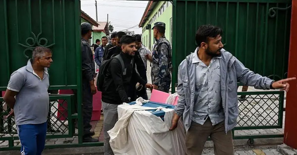 নেপালে সংসদীয় নির্বাচন: ভারতবিরোধী না চীনঘনিষ্ঠ প্রার্থীর জয়? 