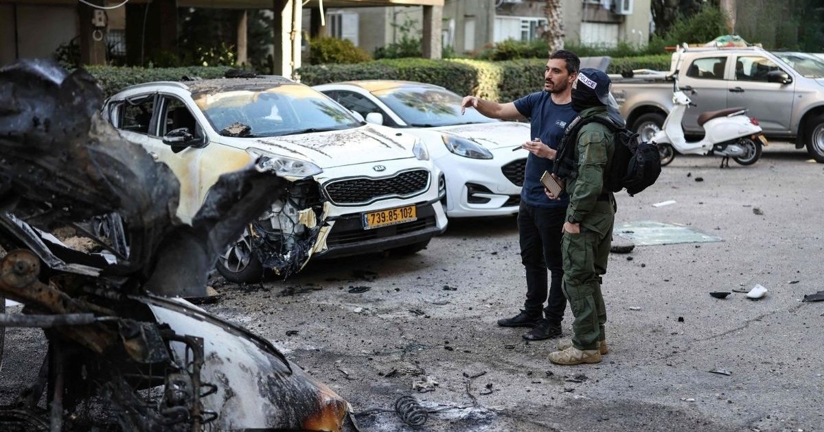 যুদ্ধ ছড়িয়েছে উপসাগরে, ইসরায়েলে সমন্বিত হামলা ইরান ও হিজবুল্লাহর