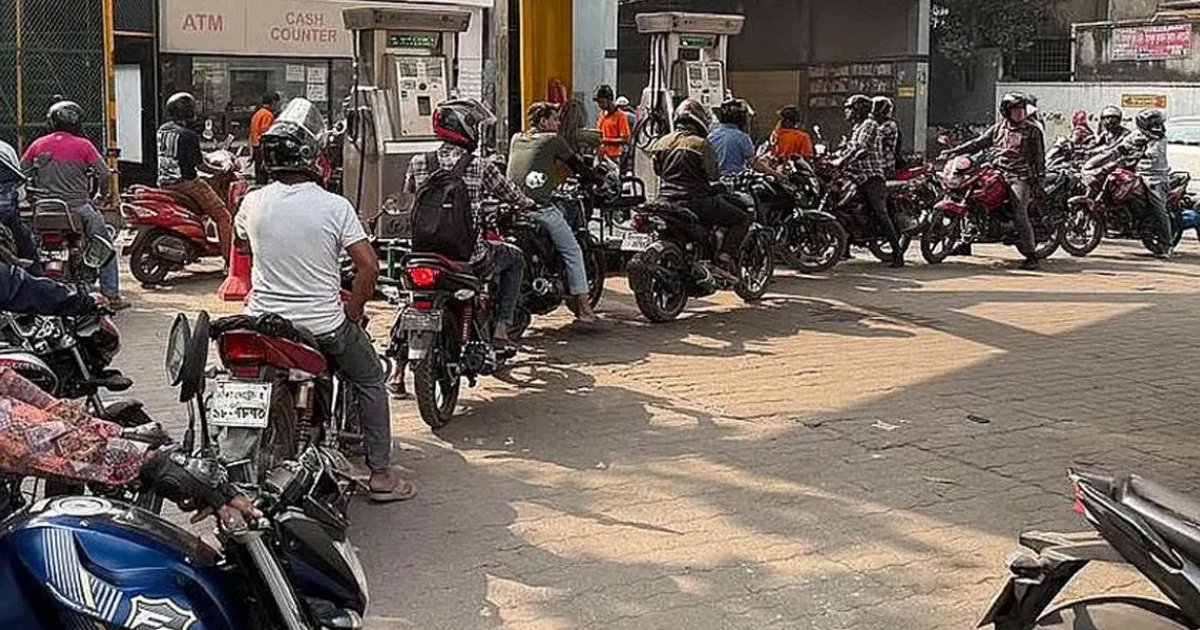 যানবাহনে জ্বালানি তেল নেওয়ার সীমা বেঁধে দিলো সরকার