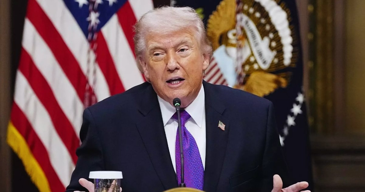 পূর্বের বক্তব্য থেকে সরে ইরানে দীর্ঘমেয়াদি যুদ্ধের ইঙ্গিত দিলেন ট্রাম্প