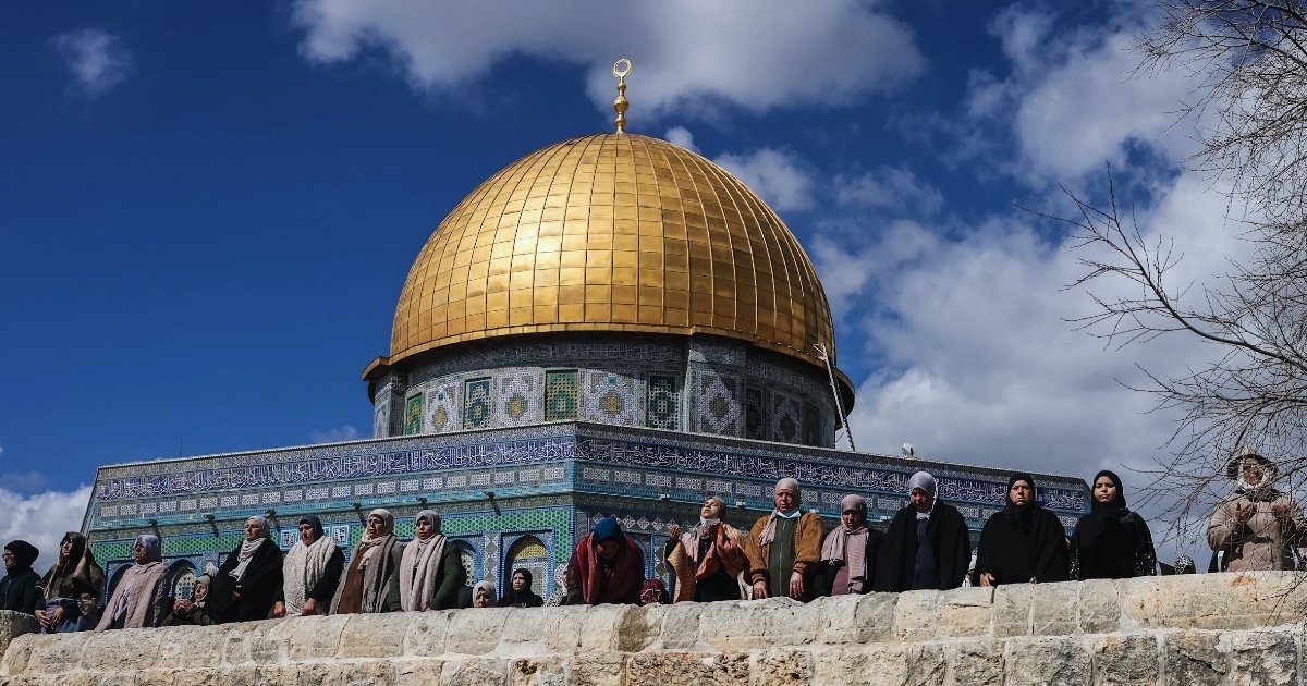 আল আকসা মসজিদে জুমার নামাজে ইসরায়েলি নিষেধাজ্ঞা