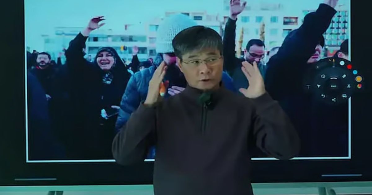 সত্য হয়েছে দুটি, শুইচিনের তৃতীয় ভবিষ্যদ্বাণী ‘যুদ্ধে ইরানের কাছে হেরে যাবে যুক্তরাষ্ট্র’