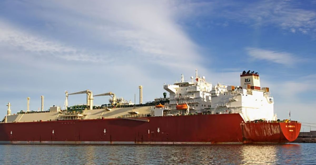 যুদ্ধের আগমুহূর্তে হরমুজ ছেড়ে আসা ১৫টি জাহাজ চট্টগ্রাম বন্দরে