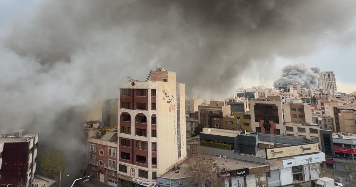 ব্যারাক ছেড়ে ‘পালিয়েছেন’ ইরানি কমান্ডাররা, বিপজ্জনক পরিস্থিতিতে সেনারা 