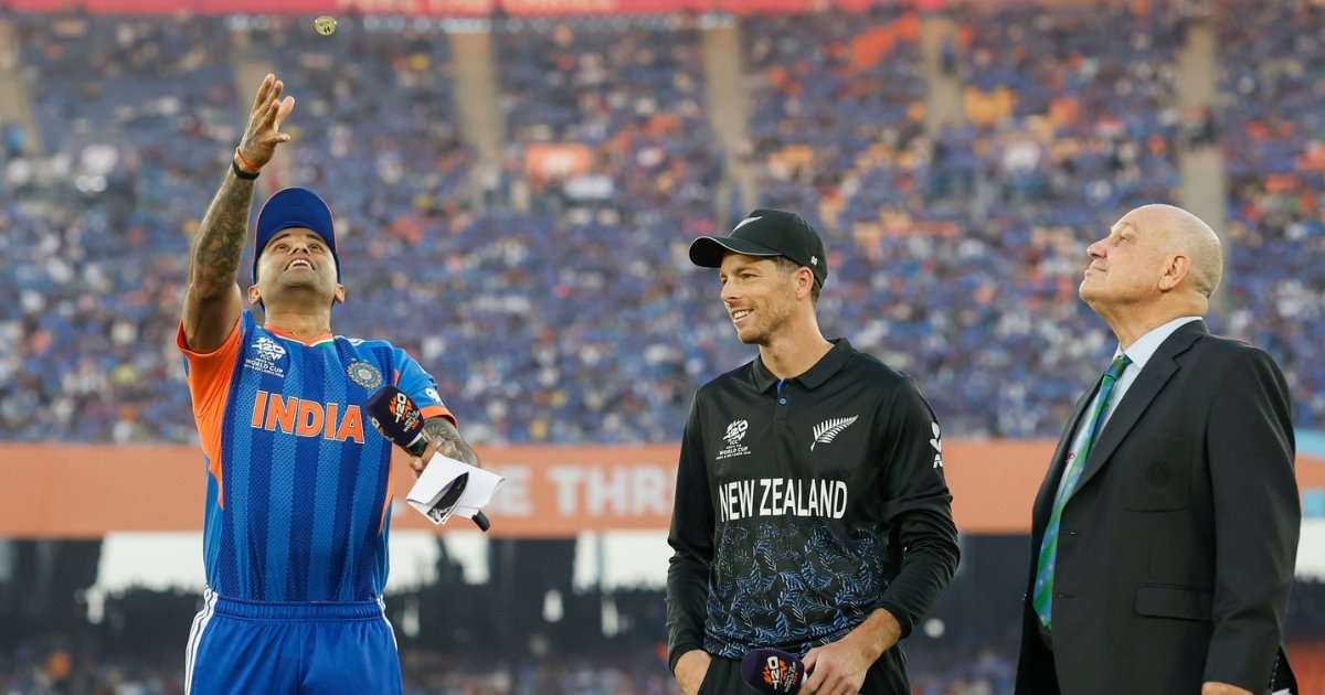 ফাইনাল মহারণে টস জিতে বোলিংয়ে নিউজিল্যান্ড 