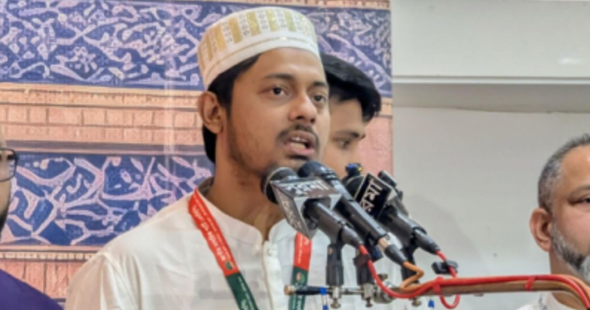 নাসীরুদ্দীন পাটওয়ারীকে আদালতের সমন