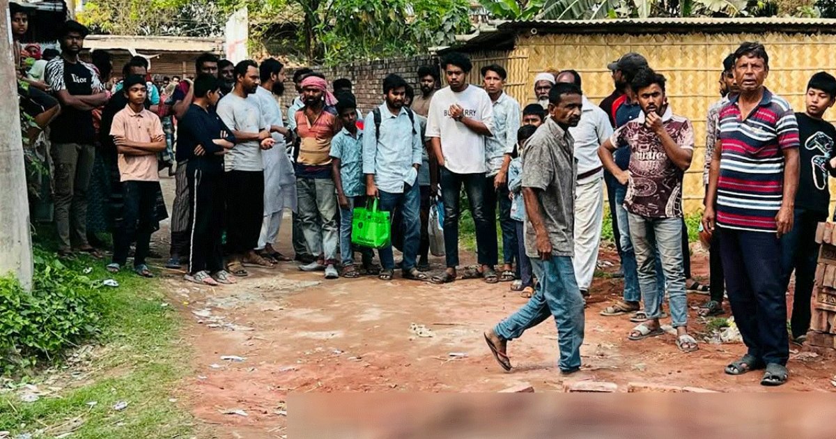 কুষ্টিয়ায় দিনে-দুপুরে যুবককে প্রকাশ্যে কুপিয়ে হত্যা