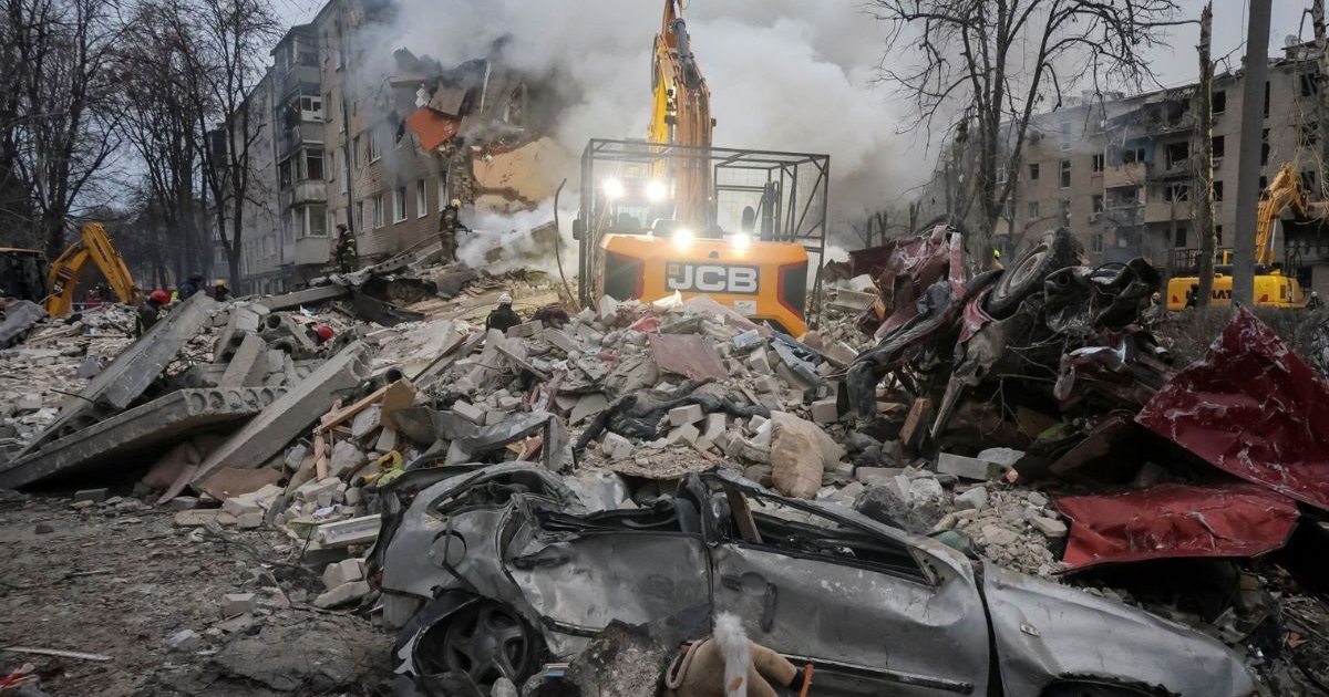 ইউক্রেনে ২৯টি ক্ষেপণাস্ত্র ও ৪৮০ ড্রোন দিয়ে রাশিয়ার হামলা