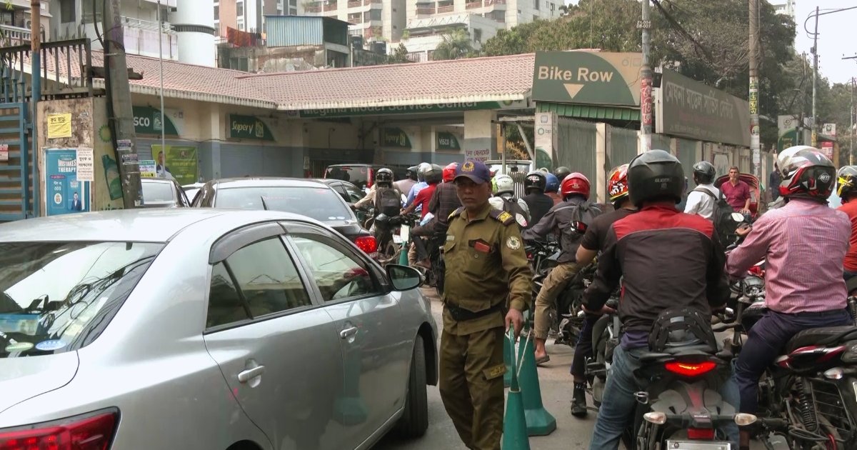 রাইড শেয়ারিং বাইকে দিনে ৫ লিটার তেল দেওয়ার নির্দেশ