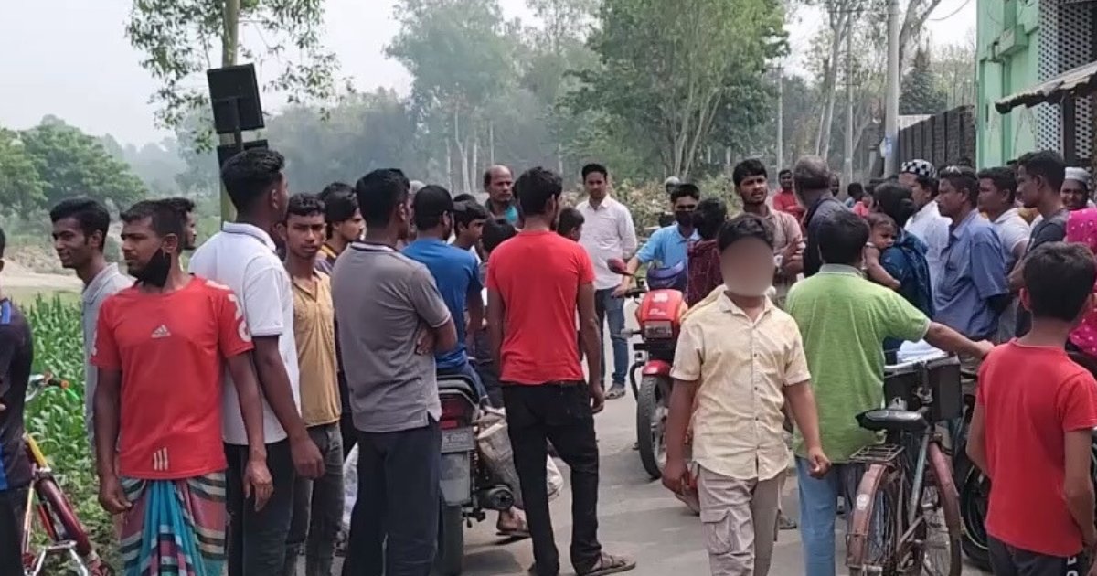 নীলফামারীর ডোমারে গাছ কাটাকে কেন্দ্রে সংঘর্ষে একজনের মৃত্যু, দুইজন আটক