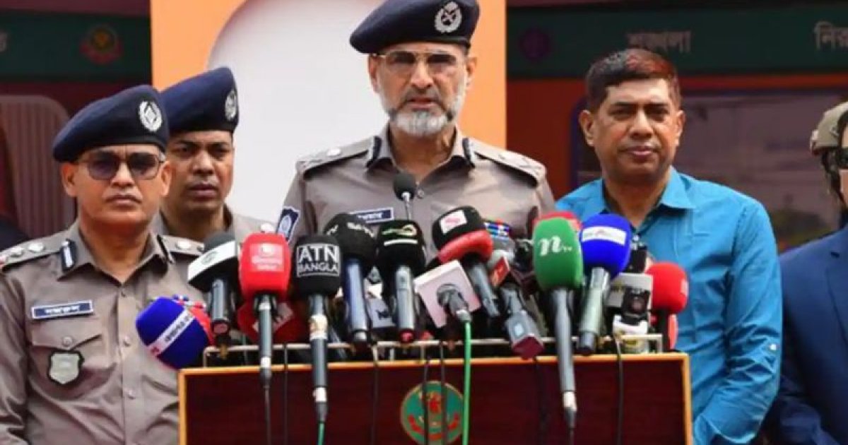 ঈদযাত্রায় দুর্ঘটনা রোধে ডিএমপি কমিশনারের নির্দেশ: প্রতি বাসে দুজন চালক বাধ্যতামূলক