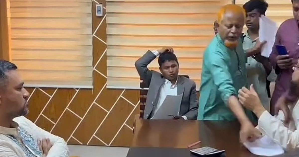 ঠাকুরগাঁওয়ে বিএনপি নেতার অভিযোগ: ইউএনও কার্যালয়ে কলেজ নিয়োগ পরীক্ষার কাগজপত্র ছিনিয়ে নেওয়া