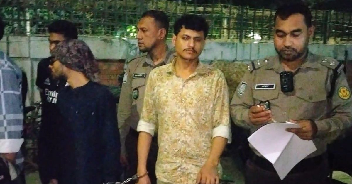 হাজারীবাগে পুলিশের সাঁড়াশি অভিযান: মাদক ব্যবসায়ী ও কিশোর গ্যাং সদস্য গ্রেপ্তার