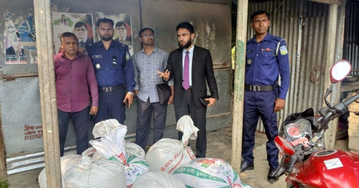 নান্দাইলে ভিজিএফ চাল জব্দ: উপকারভোগীর কার্ড বিক্রি, দোকানে মজুদের অভিযোগ