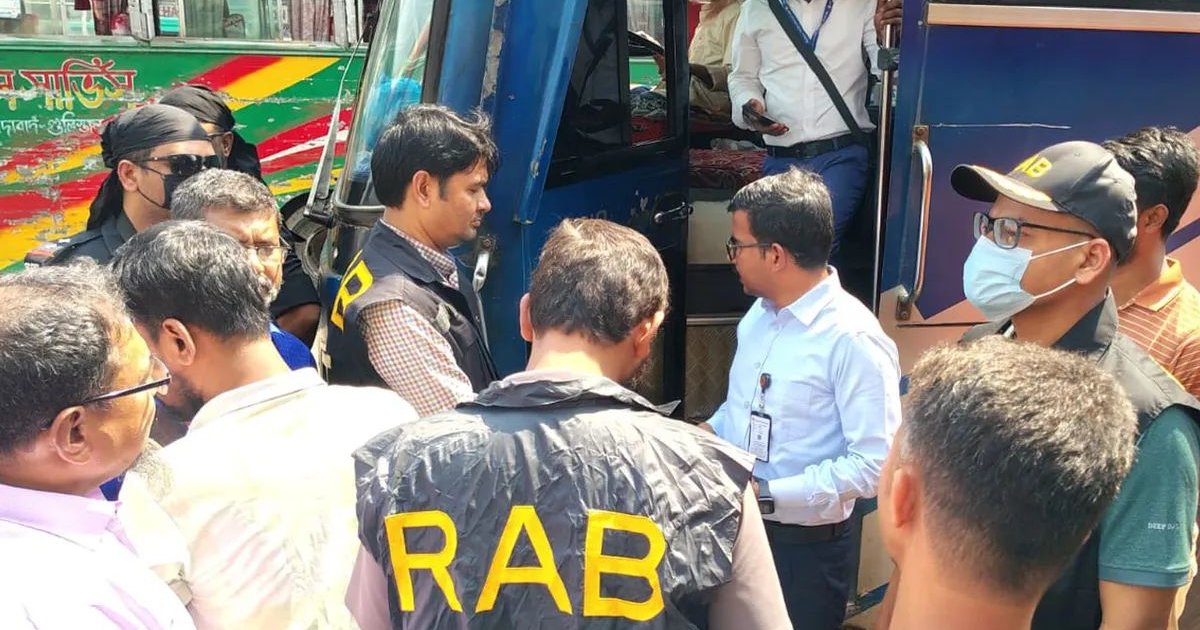 ঈদযাত্রায় অতিরিক্ত ভাড়া আদায়: নারায়ণগঞ্জে দুটি পরিবহনে ৮ হাজার ৫০০ টাকা জরিমানা
