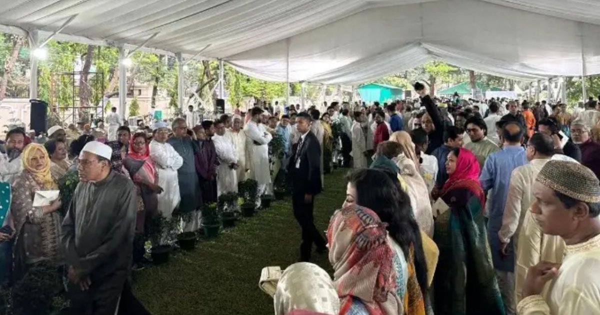 প্রধানমন্ত্রী তারেক রহমানের ঈদ শুভেচ্ছা বিনিময়ে জনসমুদ্র, ১৯ বছর পর দেশে প্রথম ঈদ