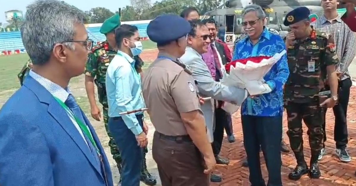 রাষ্ট্রপতির প্রথম পাবনা সফর: চারদিনের কর্মসূচিতে কবর জিয়ারত, সাংবাদিকদের সঙ্গে মতবিনিময়