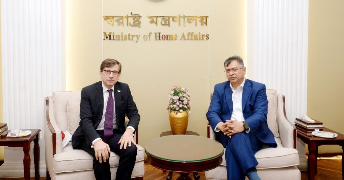 পুলিশ সংস্কার ও সক্ষমতা বৃদ্ধিতে ফ্রান্সের সহযোগিতা চাইলেন স্বরাষ্ট্রমন্ত্রী