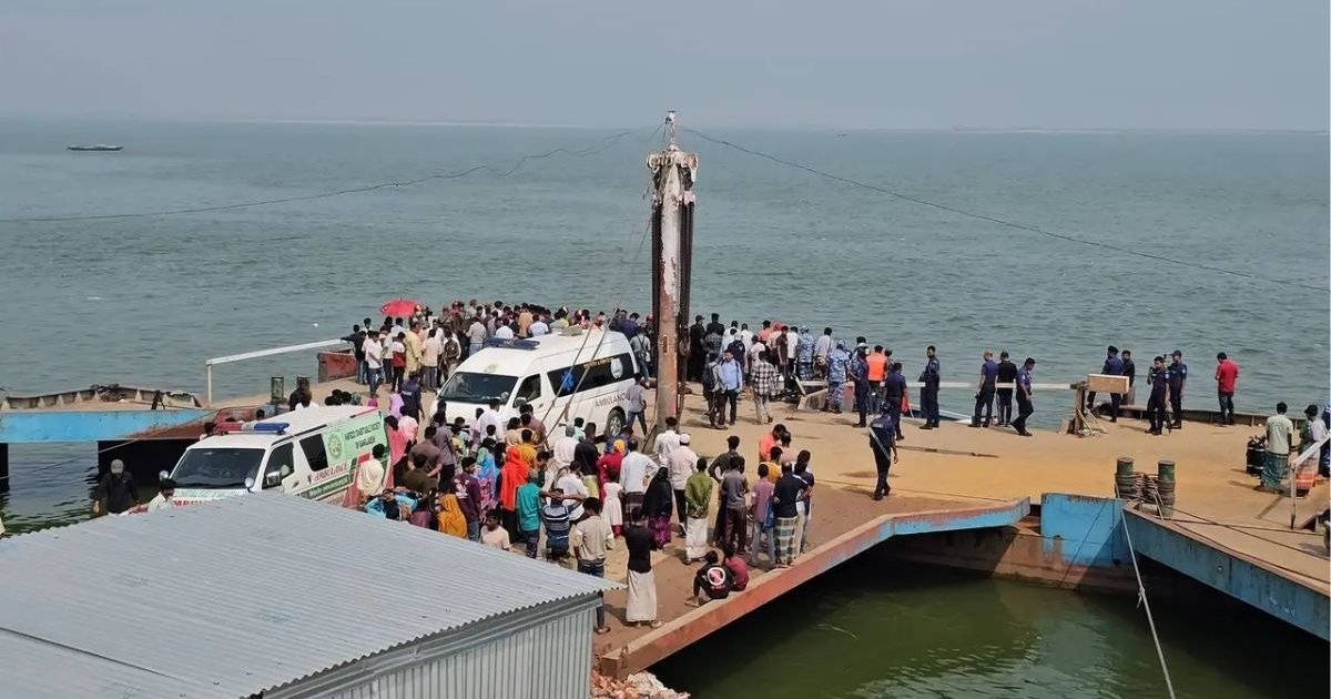 দৌলতদিয়া ফেরিঘাটে বাস ডুবি: ২৬ জনের মরদেহ উদ্ধার, আনুষ্ঠানিকভাবে সমাপ্ত উদ্ধার অভিযান