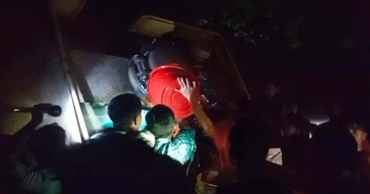 হবিগঞ্জে তেলবাহী ট্রেন লাইনচ্যুত, জ্বালানি তেল ছড়িয়ে পরিবেশ বিপর্যয়ের শঙ্কা